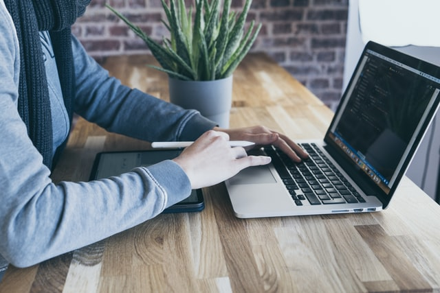 An expert conducting an AWS cloud audit